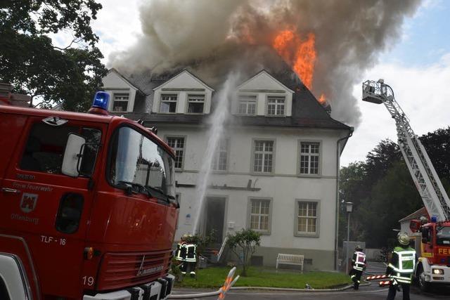 Dachstuhl in Offenburg brennt komplett aus