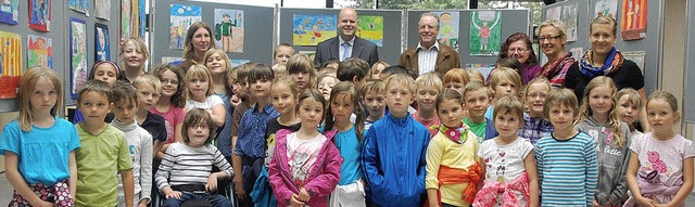 Die Klassen 1 und 3 der Grundschule Rh...tbewerbs des Landratsamts Emmendingen.  | Foto: Jrg Schimanski