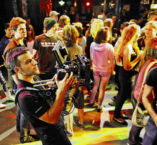 Filmstudent Alexander Dummer beim Dreh. | Foto: SIGWART Filmstudent Alexander Dummer beim Dreh. | Foto: SIGWART