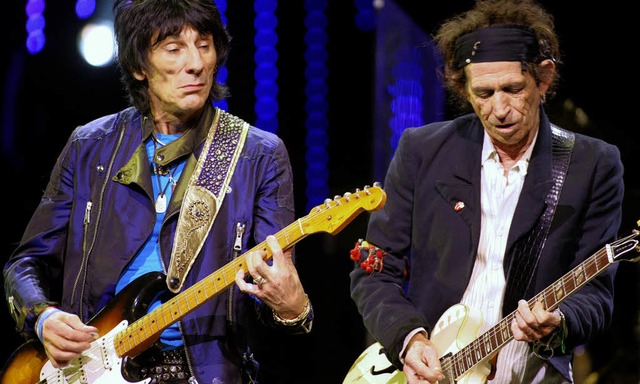 Die Stones-Gitarristen und Saufkumpane Ron Wood (l.) und Keith Richards   | Foto: afp