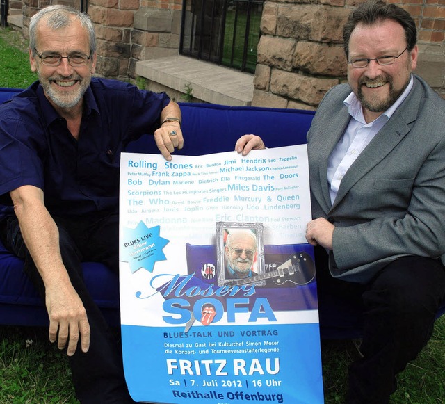 Alexander Heisler und Simon Moser mit dem Rau-Plakat.   | Foto: Siefke