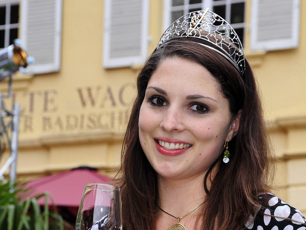 Katharina Zimmer ist 63. Badische Weinkönigin Freiburger Weinfest