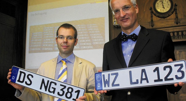 Hauptamtsleiter Tobias Butsch (links) ...en und &#8222;WZ&#8220; fr Wetzlar.    | Foto: VOLLMER