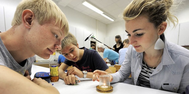 Feuer und Flamme fr Physik: Die Neunt... anzueignen und im Team zu arbeiten.    | Foto: ingo schneider