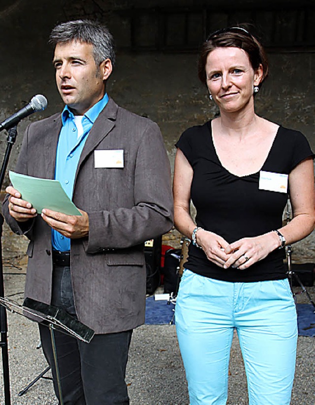 Christopher Tnzel und Silke Funk erlutern den Arbeitsalltag der Betreuer.  | Foto: Dagmar Barber