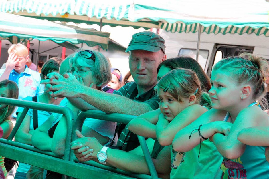Musik, Tanz und Leckereichen - Gründe für gute laune gab es beim Sommer in Wehr genügend. (Foto: Jörn Kerckhoff) Musik, Tanz und Leckereichen - Gründe für gute laune gab es beim Sommer in Wehr genügend. (Foto: Jörn Kerckhoff)