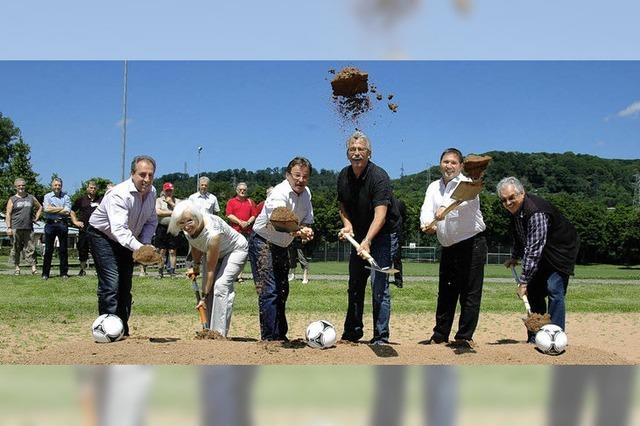 Spatenstich fr Sportzentrum Grtt