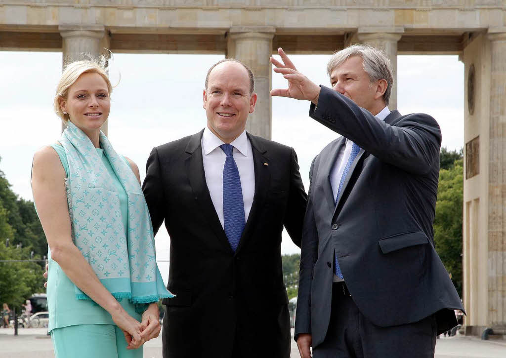 Am Nachmittag besuchten Albert und Charlne mit Berlins regierendem Brgermeister Klaus Wowereit das Brandenburger Tor.