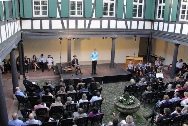 Musik und Literatur Grimmeslhausen-Gymnasium Kreuzgang  | Foto: Ingrid Spohrer