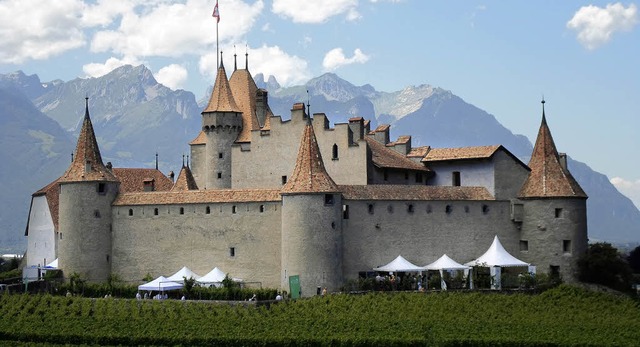 Schloss Aigle war am Wochenende Ziel v...shof waren   Probierstnde aufgebaut.   | Foto: Dorothee Philipp