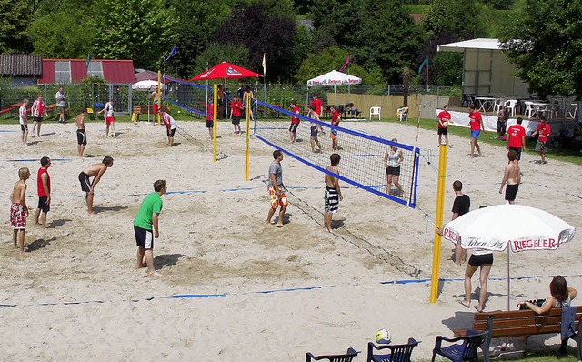 Hochbetrieb herrschte beim Vereins- un...volleyballanlage im Endinger Erletal.   | Foto: Privat