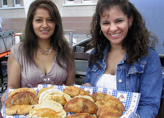 Beim Sommerfest von St. Maria wurden auch Empanadas aus Peru serviert.   | Foto: Bode