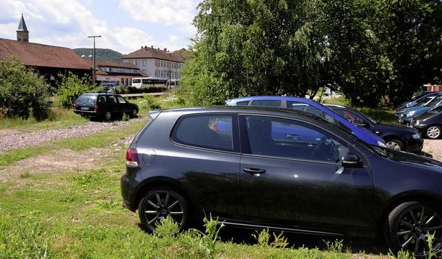 Wild wird derzeit geparkt auf dem hint... auf der anderen Seite der Bahnlinie.   | Foto: Jens Klein