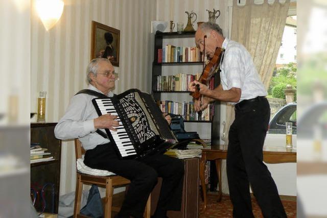 Zwei Schweizer mit Freude am Musizieren