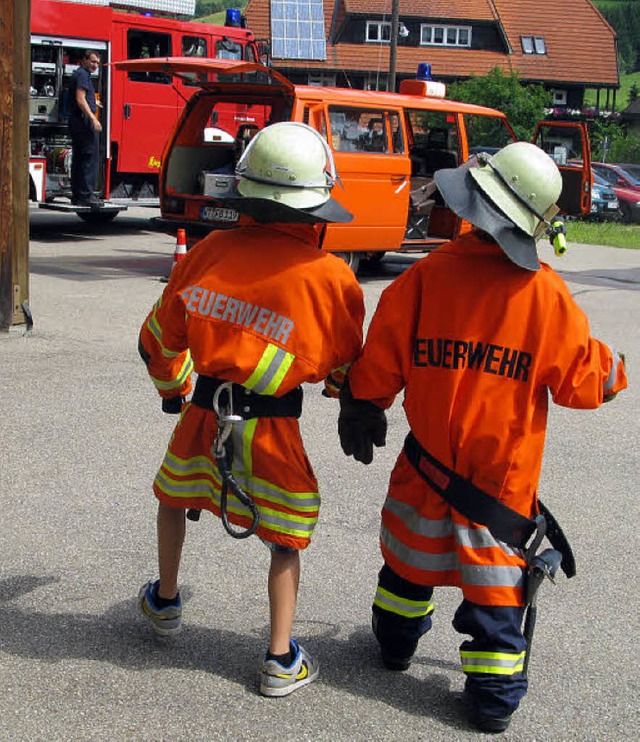 Wo brennt es ? Auf geht&#8217;s zum Ei...ts die Feuerwehr kennen gelernt haben.  | Foto: Ulrike Spiegelhalter