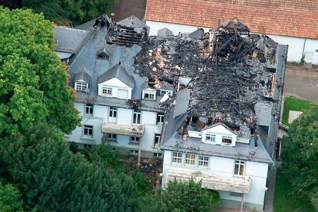 Villa Bauer: Untersuchung zur Brandursache abgebrochen – zu gefährlich
