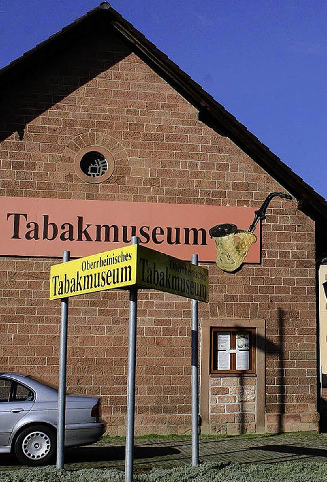 Neue Exponate frs Tabakmuseum gab es von zwei Spendern.  | Foto: BZ