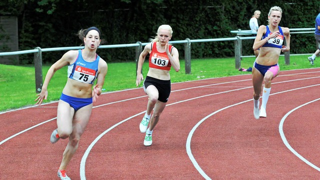 ber 100 Meter  schnell unterwegs (von...owa, Sophia Sommer, Chiara Fehrenbach   | Foto: Murst