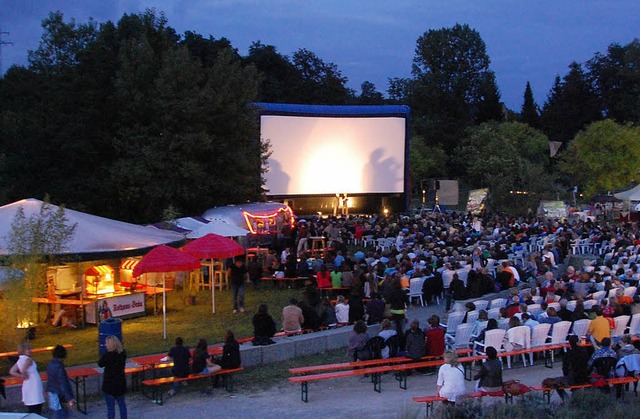 Das Kieswerk bietet dem Kino-Openair eine einmalige Kulisse.   | Foto: LAUBER