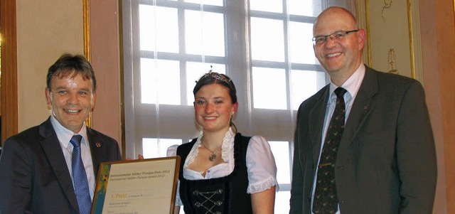 Preisbergabe (von links): Heinrich M...zender des Vereins  Bodenseewein e.V.   | Foto: Privat