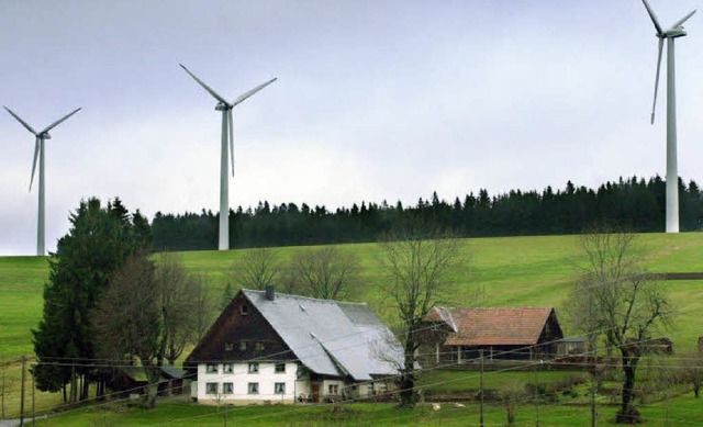Windkraftanlagen sind im Schwarzwald noch selten, doch das kann sich ndern.   | Foto: BZ