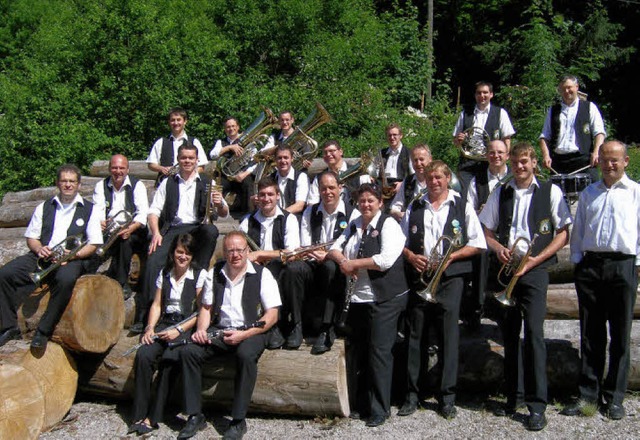 Die Finstergrund-Musikanten geben am W... Bergwerksbetrieb eingestellt worden.   | Foto: verena wehrle
