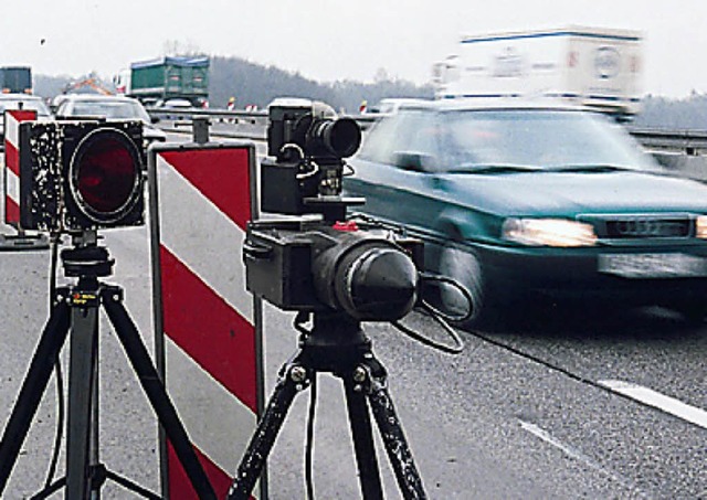 Tempokontrolle auf der Autobahn  | Foto: ADAC