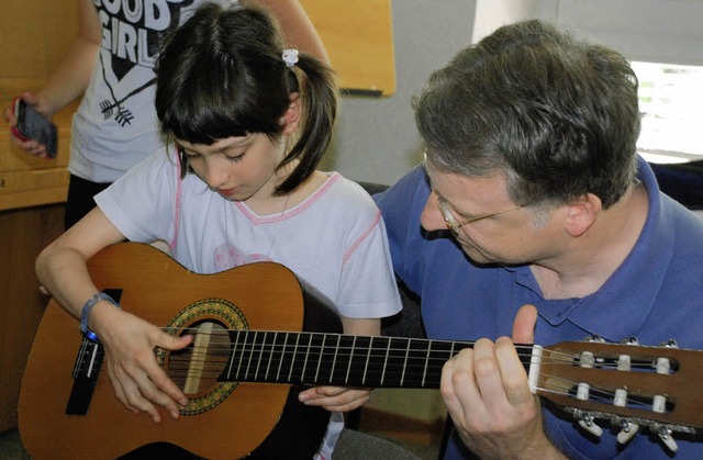 Die Musikschule bietet die Mglichkeit...schon die ersten Melodien zu spielen.   | Foto: Maja Tolsdorf