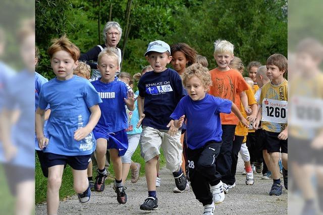130 Dinkelbergschüler laufen für Gando