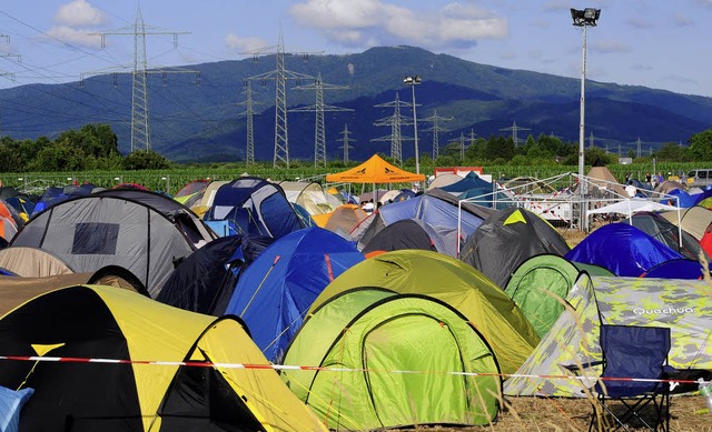 Zelte beim Elektro-Musik-Festival zwischen Tunisee und Kandel   | Foto: Thomas Kunz/ nadine zeller