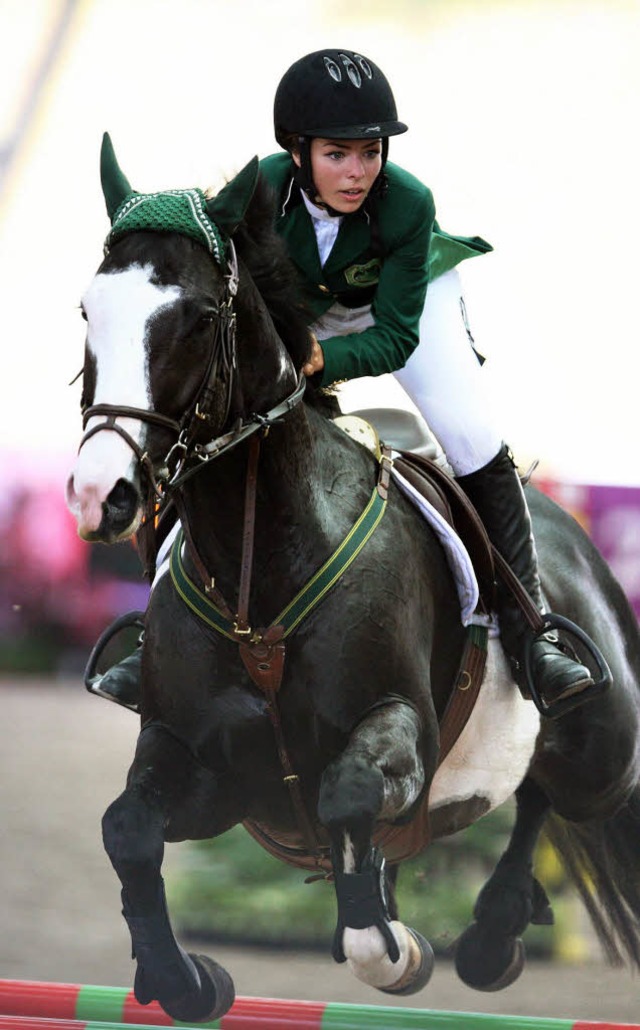 Im wahrsten Sinne des Wortes die Vorre...abische Frauen im Sport: Dalma Malhas   | Foto: dpa