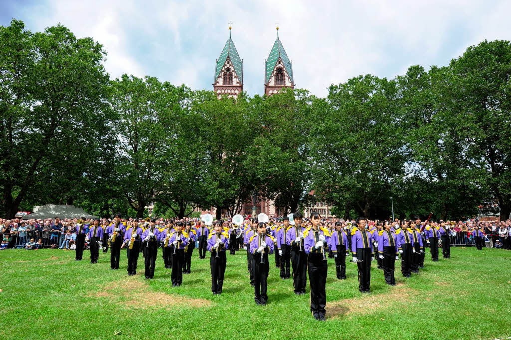 Basel Tattoo: Militrmusikparade in Freiburg.