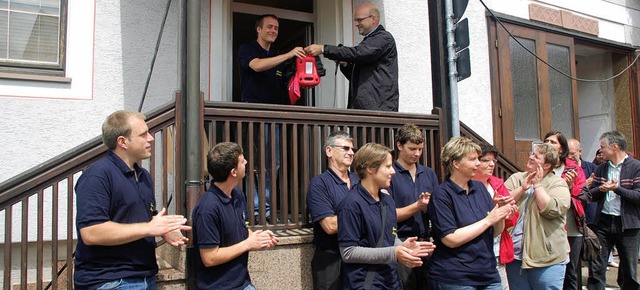 Unter dem Applaus der neuen Ersthelfer...n Abteilungskommandant Nico Ackermann.  | Foto: Jrg Schimanski