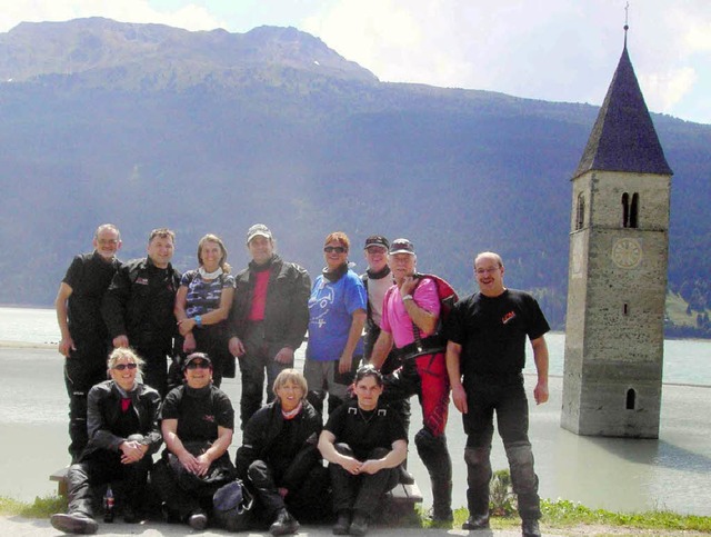 Die Motorradgruppe des MSC Mnstertal ...ahresausflug in die Sdtiroler Berge.   | Foto: Privat