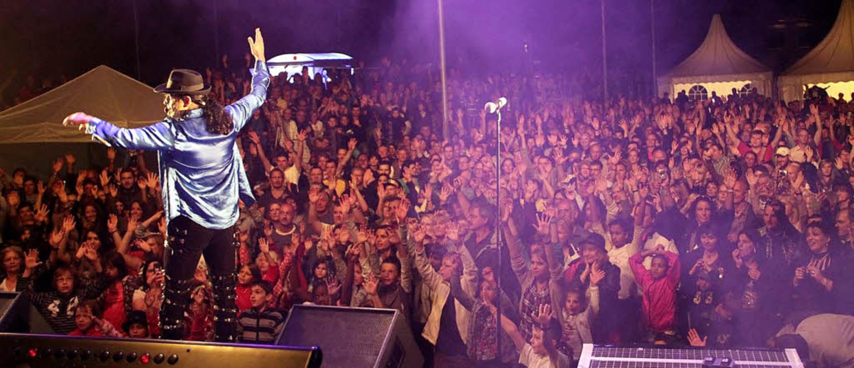 Jackson-Imitator Sascha Pazdera hatte ...kum auf dem Golz-Areal fest im Griff.   | Foto: Sandra Beck