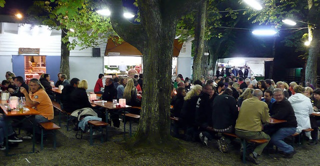 Gemtliche Stimmung  im Schein der Lam... Turnvereins Hsingen auf dem Msler.   | Foto: Vera Winter