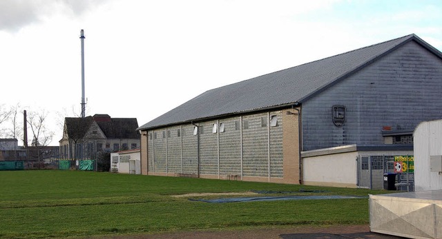 An dieser Stelle neben der alten Brombacher Halle knnte ein Neubau entstehen.  | Foto: Nikolaus Trenz