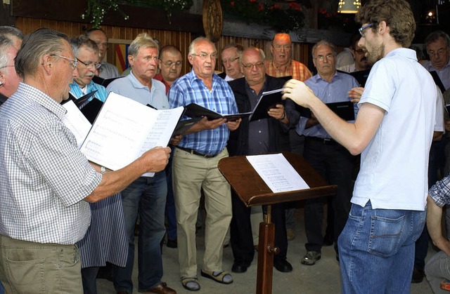 Beim Hofsngerfest des Mnnergesangver...tpourri bunter und beliebter Melodien.  | Foto: Paul Schleer