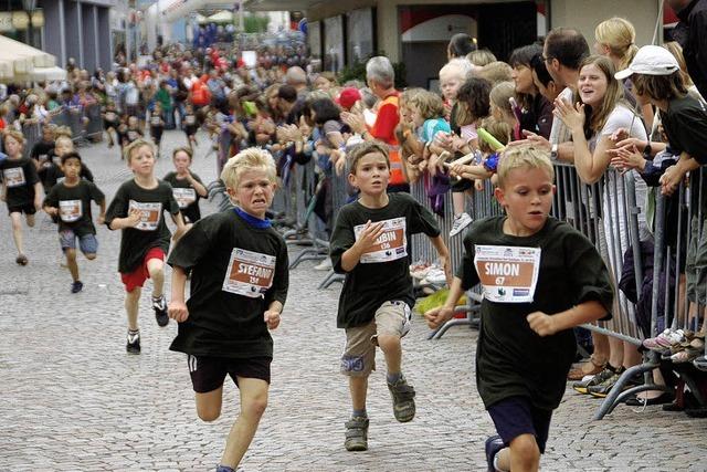 1000 Starter nehmen den Altstadtlauf in Angriff