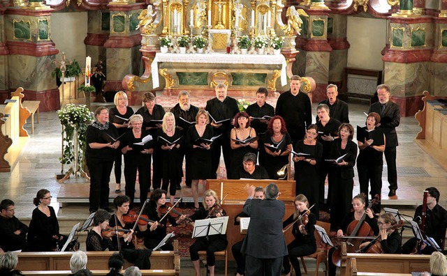 Imposantes Konzert. Das Vocalensemble ...t Orchester in der Ringsheimer Kirche.  | Foto: Sandra Decoux-Kone