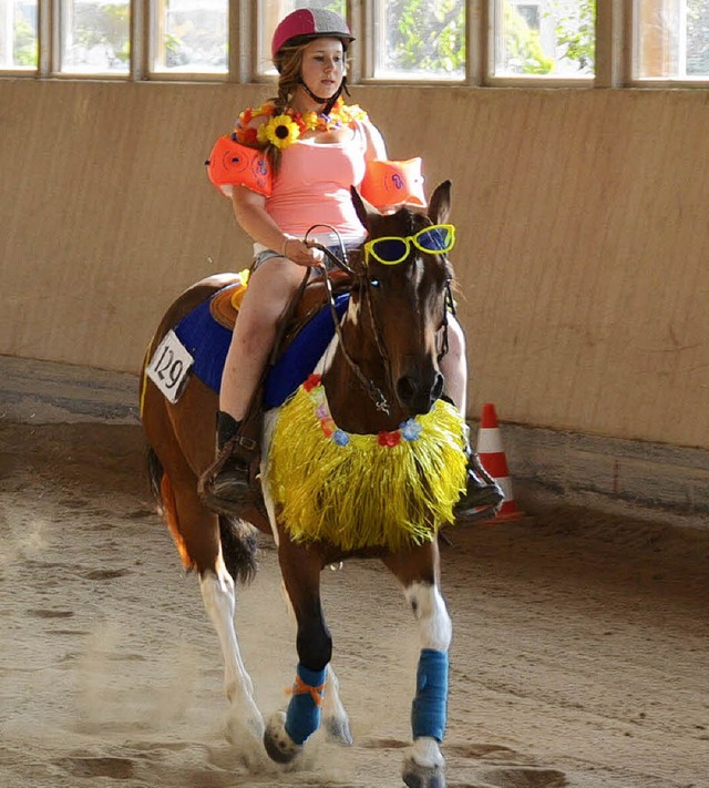 Freestyle Reining heit es, wenn  Reiter und Pferde verkleidet auftreten.   | Foto: Janine Brunner