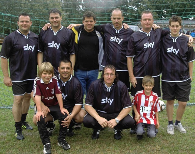 Sie gingen  als Sieger vom Platz: Link... sie die Alten Herren des FC Steinen.   | Foto: Vera Winter