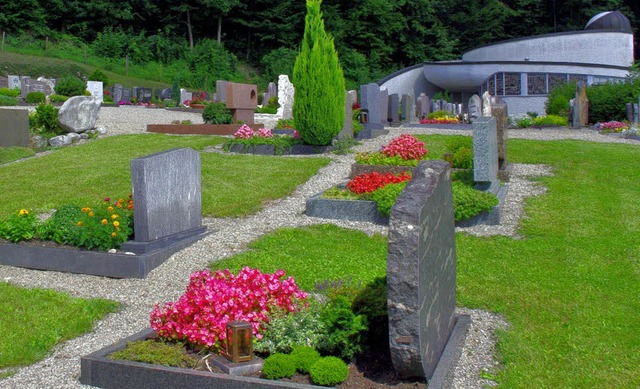 Der Friedhof ist bestens gepflegt, jed...it im jhrlichen Haushalt der Gemeinde  | Foto: Rolf Reimann