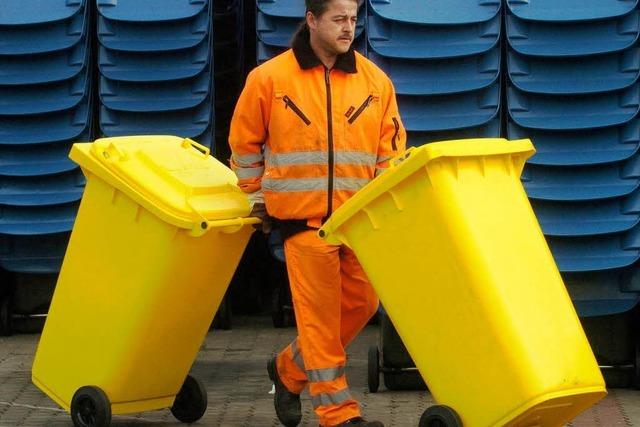 Plastikschuhe und Autofelgen sollen knftig in die gelbe Tonne