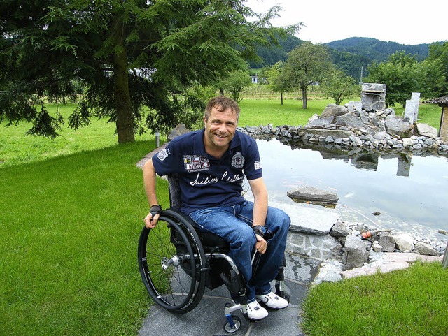 Hans-Peter Matt Schwarzwald Guide  im Rollstuhl  | Foto: Marijana Babic