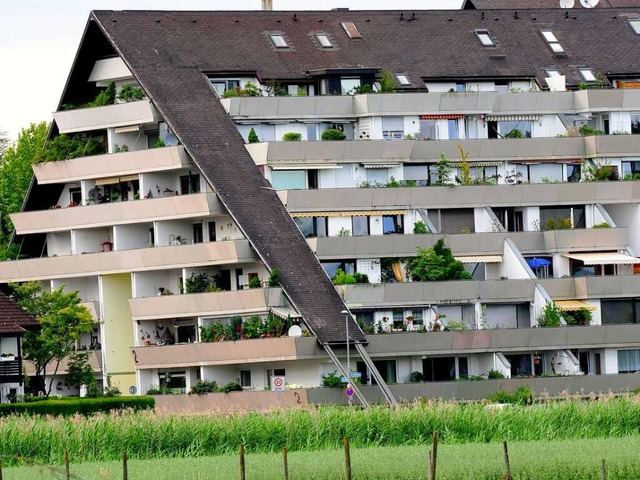 Die insgesamt drei Terrassenhuser zwi...en Bewohnern aber eine tolle Aussicht.  | Foto: Ingo Schneider