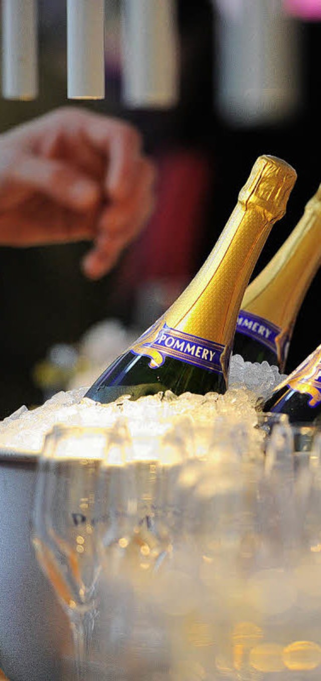 Getrnk fr Menschen mit grerem  Geldbeutel:  Champagner   | Foto: DPA