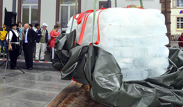 Fast  80 Prozent blieben dank  Isolier...00 Kilogramm schweren Eisblock  brig.  | Foto: Dieter Erggelet