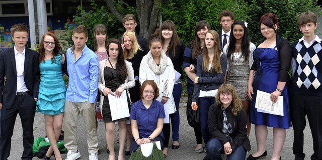 Die stolzen Preistrger der 9. und 10. Klassen der Hebelschule in Neustadt.   | Foto: Meike Schlegel