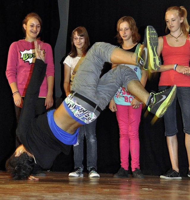 Breakdance als bergreifendes Schulsozialprojekt.   | Foto: Jac. Grundig